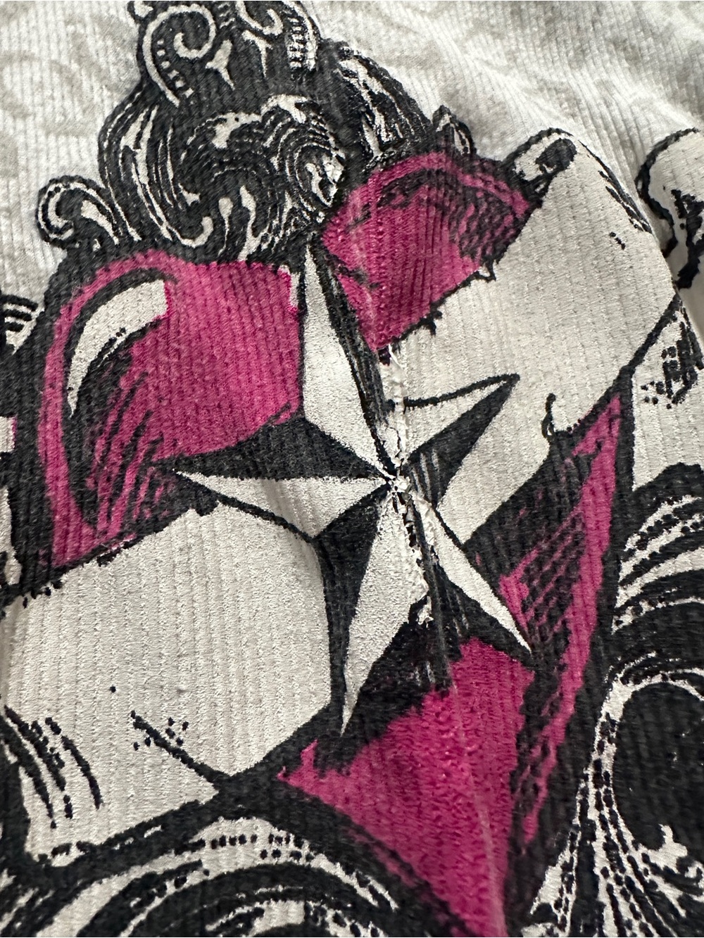 Zenana Outfitters White Leopard-Print Tank with Pink Wing Graphic - Size S - Picture 4 of 7
